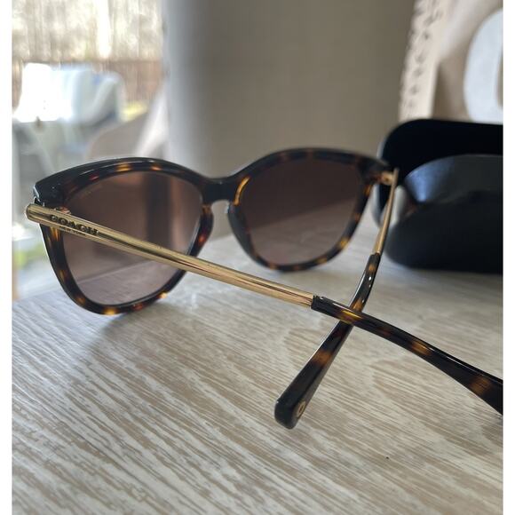 Coach HC8084 (L072 CELIA) Sunglasses 517013 Dark Tortoise‎ / Gold Frame 57 mm - Picture 5 of 9